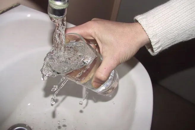 découvrez comment la victoire de l'ufc s'associe à l'importance de l'accès à l'eau potable, un enjeu vital pour la santé et le bien-être des combattants et des fans du monde entier. ensemble, luttons pour un avenir où chacun peut se hydrater en toute sécurité.