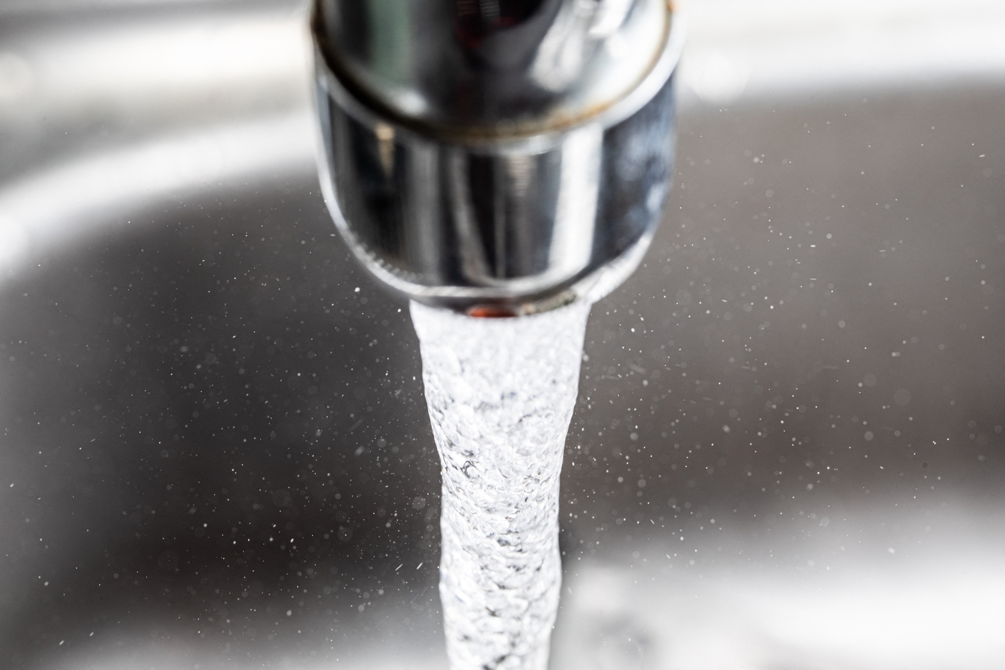 découvrez les enjeux de la pollution aux pfas dans les ardennes : sources, impacts sur l'environnement et la santé, ainsi que les initiatives locales pour remédier à cette problématique croissante.