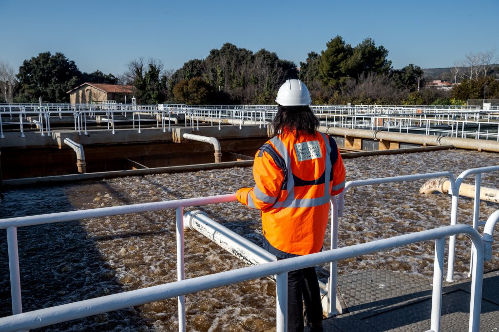 découvrez l'évolution de l'accès à l'eau potable et à l'assainissement de 2000 à 2024 : avancées, chiffres clés et enjeux pour un développement durable.