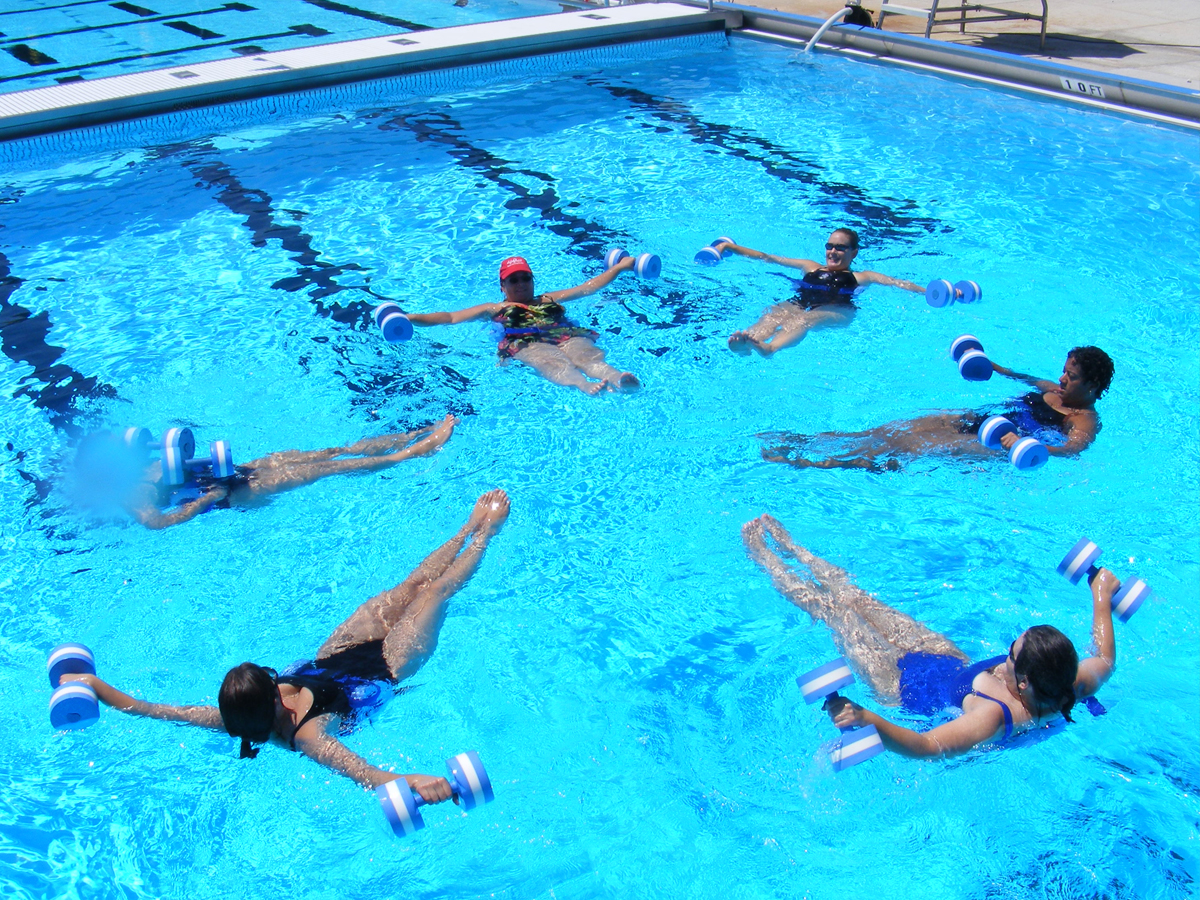 découvrez l'eau sportive, la boisson idéale pour les amateurs d'activité physique. riche en électrolytes et faible en calories, elle hydrate et reconstitue les minéraux perdus pendant l'effort. parfaite pour accompagner vos séances de sport et booster votre performance !
