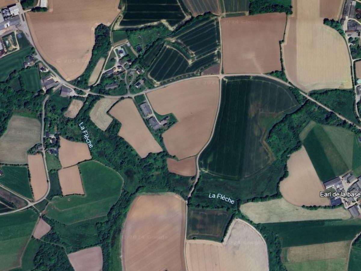 fuite de lisier dans le finistère : des agriculteurs jugés pour pollution des eaux. découvrez les enjeux environnementaux et juridiques de cet incident.