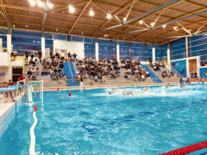 découvrez comment les angériennes se préparent avec détermination pour lancer leur saison en water-polo n1f et viser la victoire dès les premiers matchs.