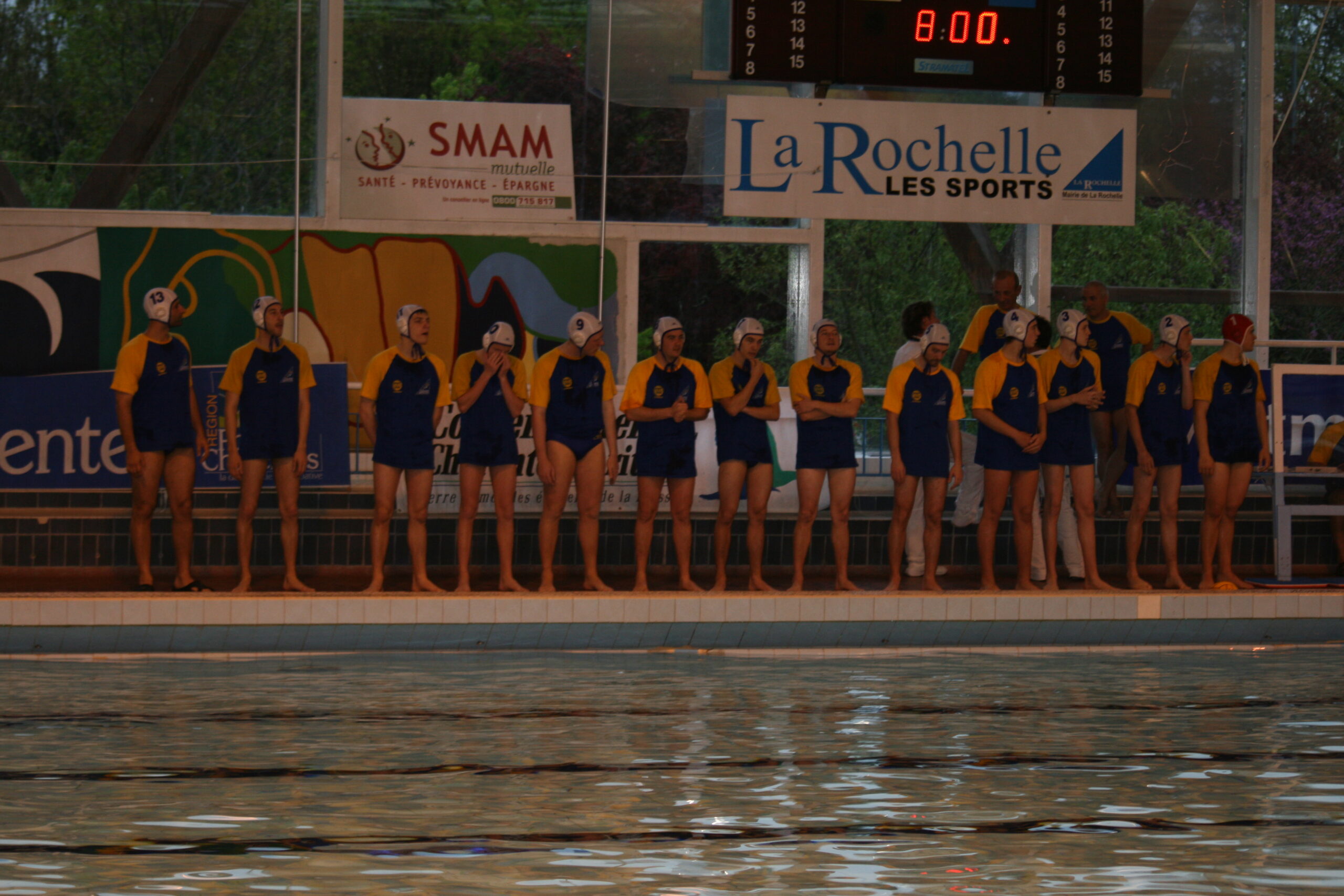 découvrez comment les canards rochelais en water-polo n1m ont failli réaliser un exploit exceptionnel lors de leur dernière rencontre passionnante.