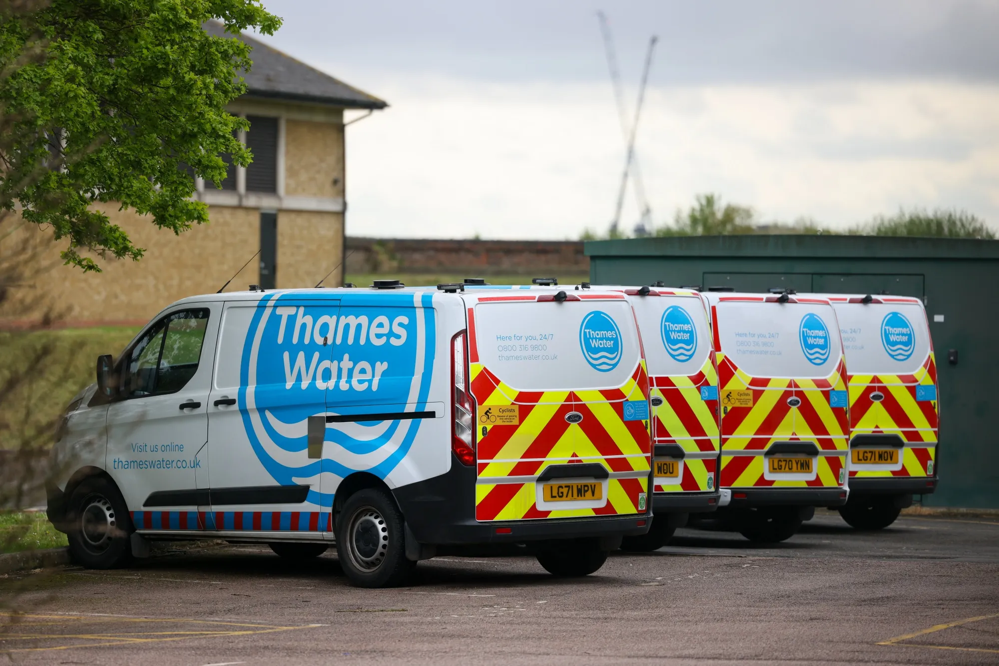 découvrez le scandale des eaux usées au royaume-uni avec thames water condamnée pour pollution. analyse des conséquences environnementales et judiciaires.