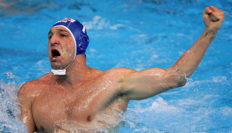 découvrez comment les grecs ont triomphé en remportant la médaille d'or du championnat européen de water-polo, une victoire historique et méritée.
