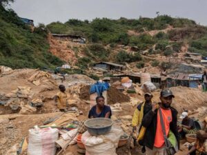 découvrez l'impact de l'exploitation minière clandestine chinoise à ashanti, ses conséquences environnementales et sociales dans cette région riche en ressources.